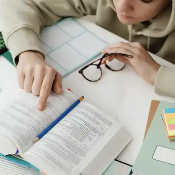 50 Contoh Soal PAT Bahasa Sunda Kelas 8 Semester 2 dengan Kunci Jawaban