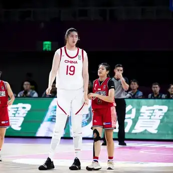 Profil Zhang Ziyu, Pebasket U18 Asal China dengan Tinggi 220cm