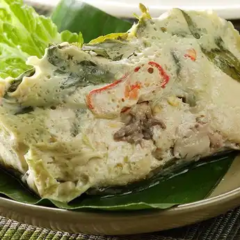 Resep Botok Ayam, Lauk Kukus Praktis yang Menggugah Selera Makan