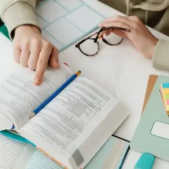 Kunci Jawaban Bahasa Indonesia Kelas 11 Halaman 104 Kurikulum Merdeka