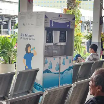 Kurangi Sampah Plastik, Stasiun Bandung & Stasiun Kiaracondong Sediakan Drinking Water Station 