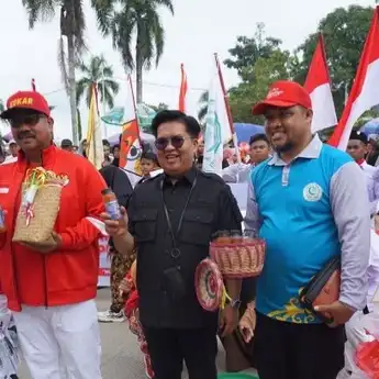 Bupati dan Wabup Ramaikan Pawai Pembangunan HUT Kemerdekaan RI di Kukar