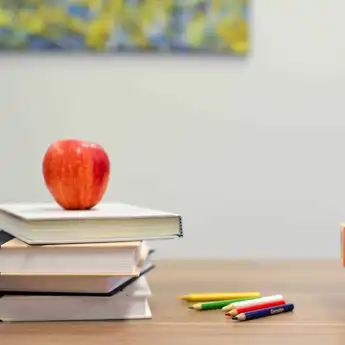 15 Contoh Soal Listrik Statis Kelas 9, dengan Jawaban dan Pembahasan