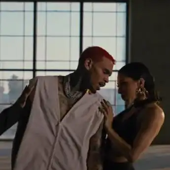 Lirik Lagu dan Terjemahan 'Under The Influence' - Chris Brown Viral di Tiktok