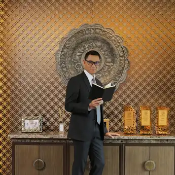 Lestari Award 2024: Dirut PLN Sabet Sustainable Leader of The Year in Energy Transition