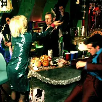 Berikut Ini Lirik Lagu 'Holiday' yang Dinyanyikan oleh Green Day