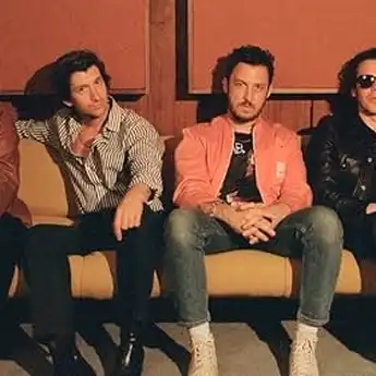 Arti Lirik Lagu 'I Wanna Be Yours' dari Arctic Monkeys