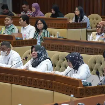 Terobosan Mensos Risma Tangani Bencana Dapat Apresiasi BNPB