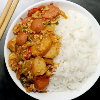 Resep Membuat Nasi Gila yang Viral di Tiktok, Topping Melimpah