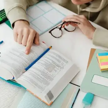 30 Contoh Soal PTS Bahasa Inggris Kelas 8 SMP Semester 1 Kurikulum Merdeka