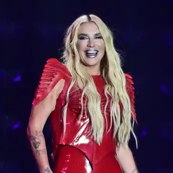 Lirik Lagu Tik Tok - Kesha dan Terjemahan, Nama P Diddy Dihapus