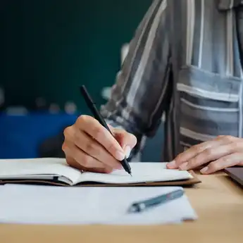 8 Contoh Deskripsi Pengalaman Kerja Tenaga Kesehatan, Paling Lengkap!