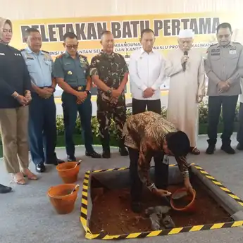 Paman Birin Pimpin Peletakan Batu Pertama Pembangunan Kantor KPU dan Bawaslu Kalsel