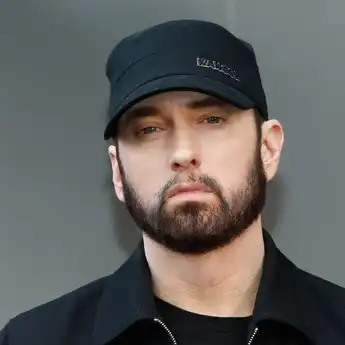 Lirik Lagu 'Fuel' - Eminem, Lengkap dengan Terjemahannya
