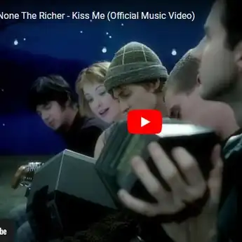 Lirik dan Terjemahan Lagu Kiss Me - Sixpence None The Richer, Viral di TikTok