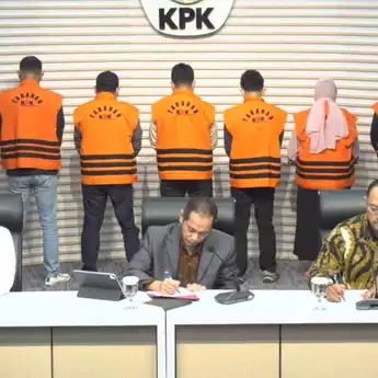 Geledah Rumah Paman Birin, Penyidik KPK Temukan Sejumlah Barang Bukti