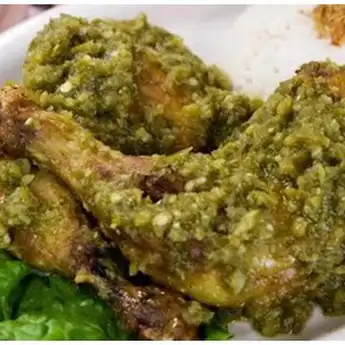 Resep Bebek Goreng Sambal Hijau, Cita Rasa Gurih dan Pedas