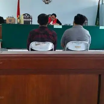 Kades Jurug Simpan 180 Liter Ciu, Hakim Sebut Alibi Tak Masuk Akal