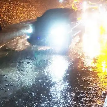 Lubang di Viaduk Gilingan Bahayakan Pengendara, Makin Parah Saat Hujan