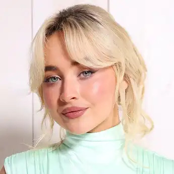 Lirik Lagu 'Bed Chem' - Sabrina Carpenter, Lengkap dengan Terjemahan