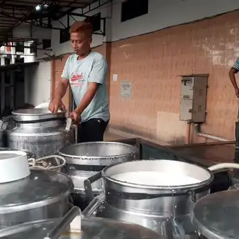 Pemerintah Boyolali Dorong Pabrik Susu Koperasi, Tekan Pembuangan Susu