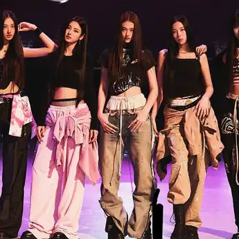 Lirik Lagu 'BODY' – MEOVV, dengan Terjemahan Indonesia dan Inggris
