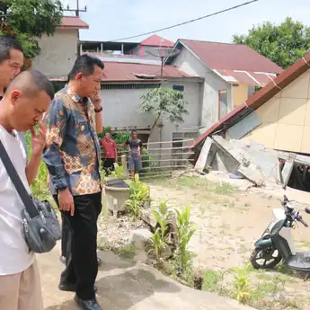 Pj. Bupati Landak Langsung Tinjau Lokasi Gereja Bethel Tabernakel Dengoan yang Ambruk