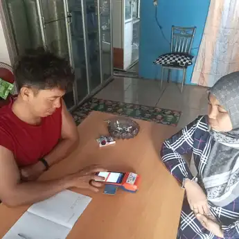 Sambil Main Catur, Rahman Raup Cuan dari 'Bisnis' Agen BRILink