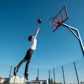 Apa Manfaat Gerakan Jump Shoot Pada Bola Basket? Simak di Sini Jawabannya!