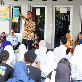 Menteri Wihaji Ingatkan: Jangan Biarkan Anak Ngobrol Setiap Hari dengan Gawai