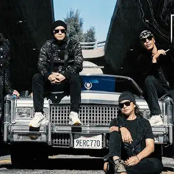 Berikut Ini Lirik Lagu 'Tak Ada yang Sebanding Denganmu' oleh Dewa 19