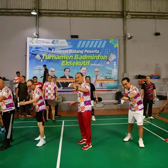 Pj Gubernur Sulsel Resmi Buka Turnamen Badminton Eksekutif RS Tadjuddin