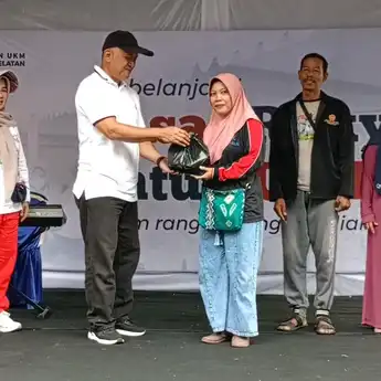Sediakan 1000 Paket Sembako, Pasar Rakyat untuk UMKM Diserbu Warga Banjarbaru