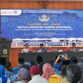 Pj Gubernur Prof Zudan Semangati Pengurus Korpri dan Salurkan Ratusan Bantuan untuk Warga Luwu