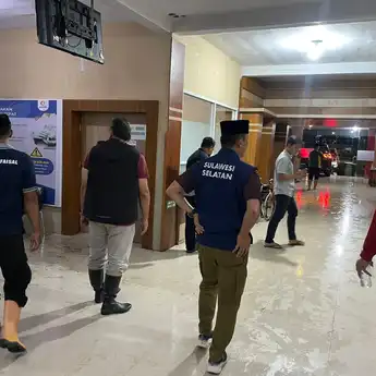 Respons Cepat Pj Gubernur Prof Zudan Saat Banjir, Akademisi: Pemimpin Sejati di Tengah Masyarakat