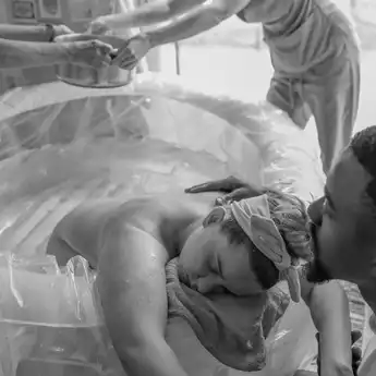 Penjelasan dan Arti Water Birth, Metode Persalinan yang Dilakukan Nikita Willy