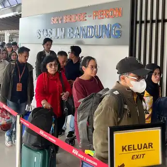 Baru Tiga Hari Nataru, Commuter Line Wilayah 2 Bandung Sudah Angkut 147 Ribuan Penumpang