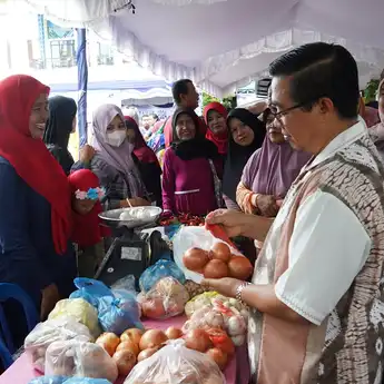 Kendalikan Inflasi, Pemko Banjarmasin Jual Seribu Paket Sembako Murah