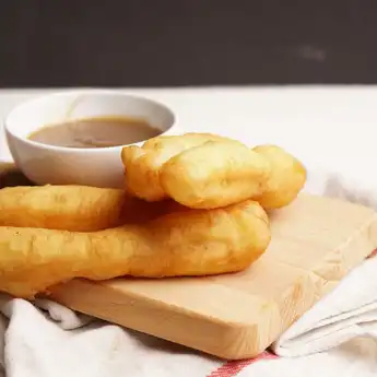 Mudah! Ini Resep Cakwe yang Empuk dan Lezat dan Saus Sambalnya!