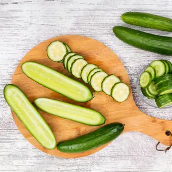 10 Manfaat Makan Timun untuk Kesehatan: Segar, Murah, dan Kaya Nutrisi