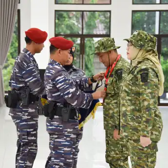 Pertama di Indonesia Pemko Padang Ikuti Bimtek Bela Negara dan Wawasan Kebangsaan di Satpaska AL