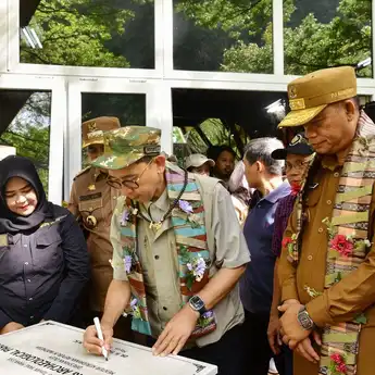 Leang Leang Diresmikan Sebagai Destinasi Wisata Kelas Dunia oleh Menteri Kebudayaan RI