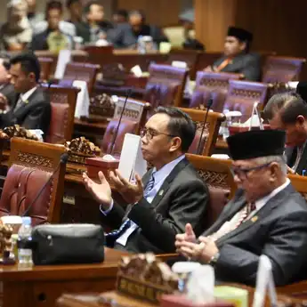DPRD Provinsi Tandatangani Berita Acara Penetapan HDCU Sebagai Pasangan Gubernur dan Wagub Sumsel Terpilih Periode 2025-2030