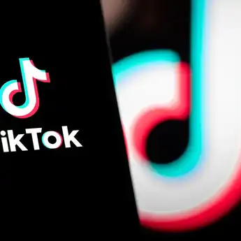 Lirik Lagu ME JALO – Fuerza Regida & Grupo Frontera, dengan Terjemahan