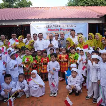 Dua Menteri dan Pj Gubernur Sulsel Tinjau Program Makan Bergizi Gratis di Makassar