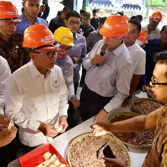 Menko Bidang Pangan dan Pj Gubernur Sulsel Tinjau Hilirisasi Kakao di PT Papandayan Cocoa Industries