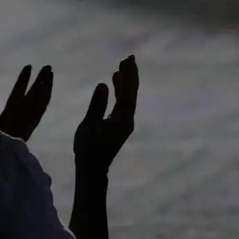 Lirik Sholawat Allah Allah Aghisna Ya Rasulullah: Arab, Latin, dan Terjemahan