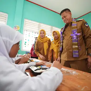 Prof. Fadjry Djufry Pastikan Program Makan Bergizi Gratis Berjalan Lancar di 8 Kabupaten Sulsel