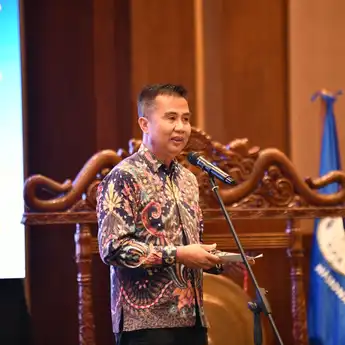 Bey Sebut Media Harus Bersikap Kritis dan Berintegritas 
