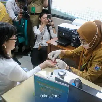 Wamendiktisaintek Stella Christie Tinjau Pelaksanaan PKG di Puskesmas Cakung